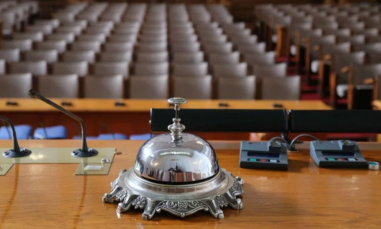 Финално – депутатите решават как да действат с надвзетите субсидии - Tribune.bg