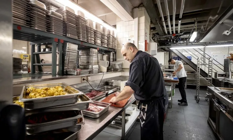 Марияна Николова: СПА курортите са пълни, хората съчетават различни форми на туризъм - Tribune.bg