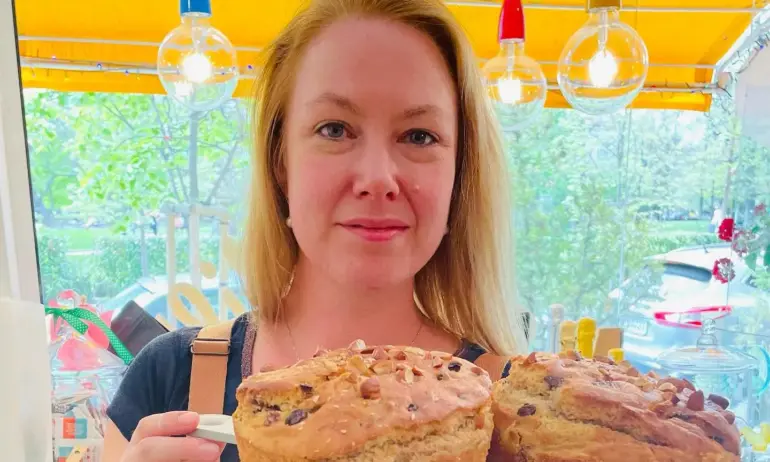 Хайде на козунаците: Линда Петкова чака поръчки - 35 лв. за 450 гр., а за 950 гр. - 59 лв. - Tribune.bg