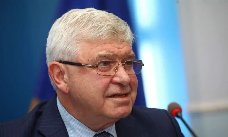 Министър Ананиев издаде заповед за колективните и индивидуални спортни занимания - Tribune.bg