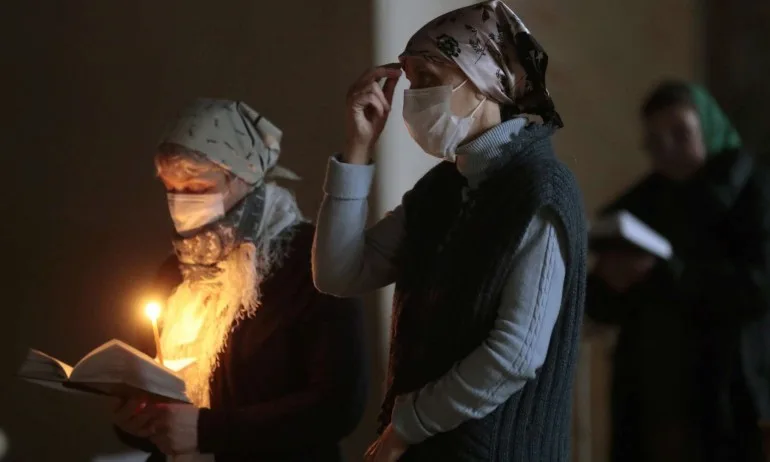 И в Русия храмовете ще са отворени на Великден, но призовават хората да се молят вкъщи - Tribune.bg