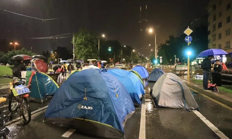 Остават блокирани три кръстовища в центъра на София - Tribune.bg