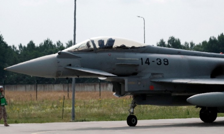 Под тревога: Испански изтребители са били вдигнати заради чужди самолети над Черно море - Tribune.bg