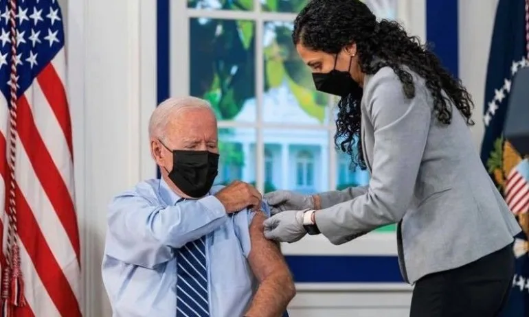 Байдън с трета доза ваксина срещу коронавируса - Tribune.bg