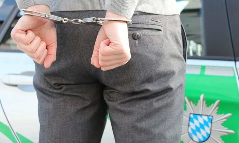 Задържаха въоръжен мъж на Роженския събор - Tribune.bg