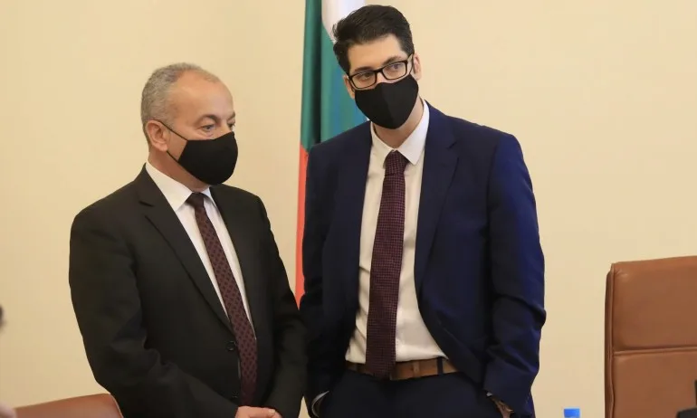 Пеканов склонил да остави парите за софийското метро, но спрял проектите за канализация - Tribune.bg