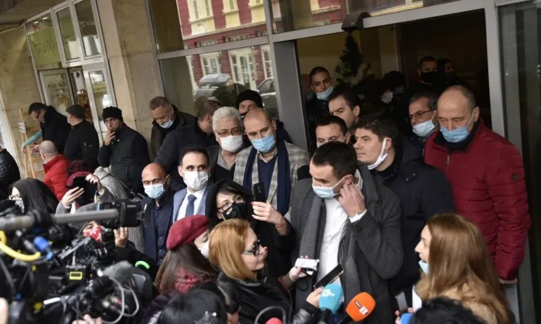 Пловдивските социалисти не бяха допуснати на Позитано 20, записаха Фейсбук послание към Нинова - Tribune.bg