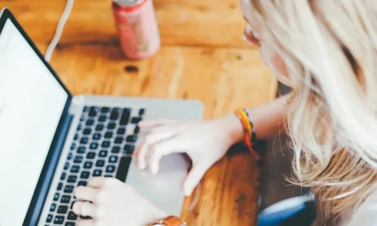 МОН предлага онлайн кандидатстване на българи от чужбина в държавни университети у нас - Tribune.bg