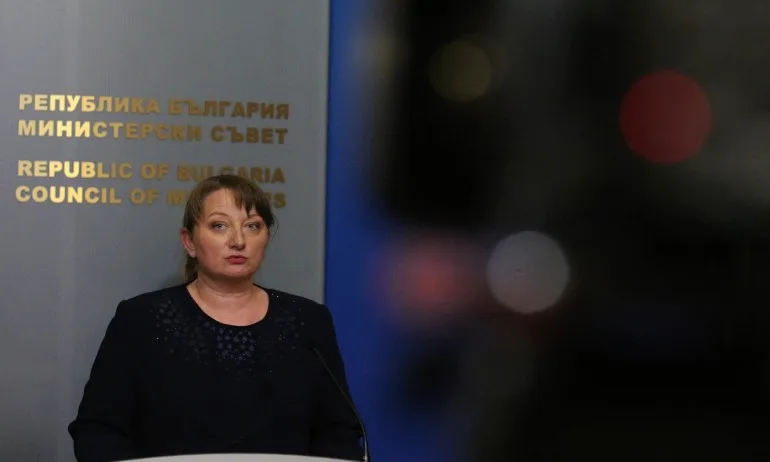 Сачева: Почти 3 хиляди са издадените болнични с указание коронавирус - Tribune.bg