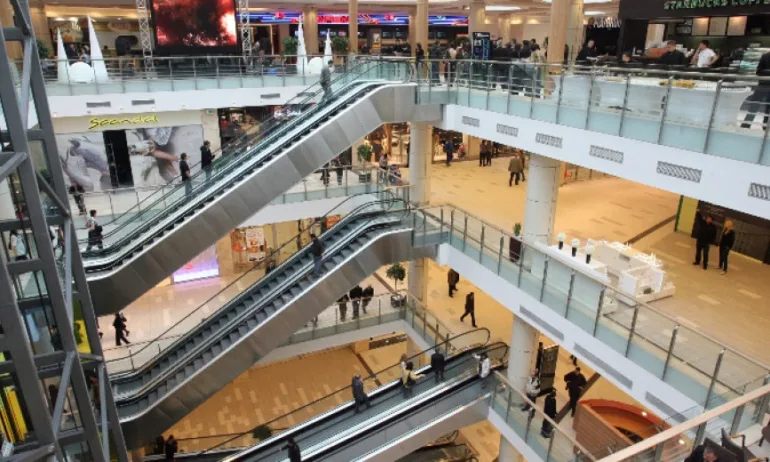 Евакуираха столичен мол - Tribune.bg