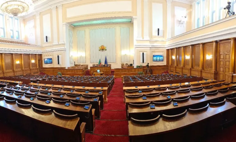 Депутатите продължават с обсъждането на Изборния кодекс - Tribune.bg