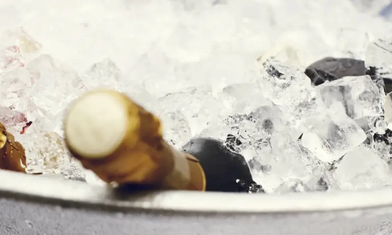 Маркови дрешки и парфюми, пиене, ресторанти – как си угаждат шефовете на държавните компании със служебни пари - Tribune.bg