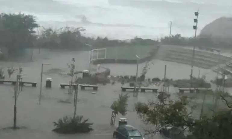 МТСП и АСП ще окажат максимално бързо подкрепа на пострадалите от наводнението в Царево - Tribune.bg