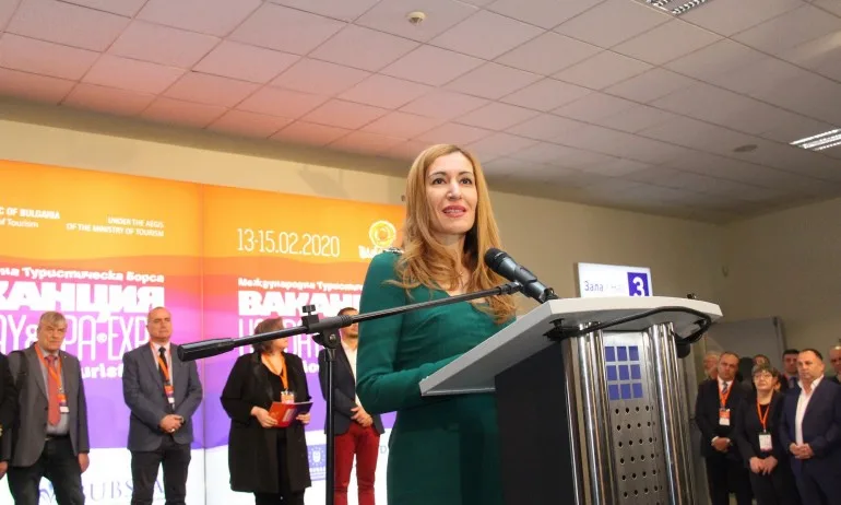 Ангелкова: Отчитаме ръст на почивките в крилата на сезона - Tribune.bg