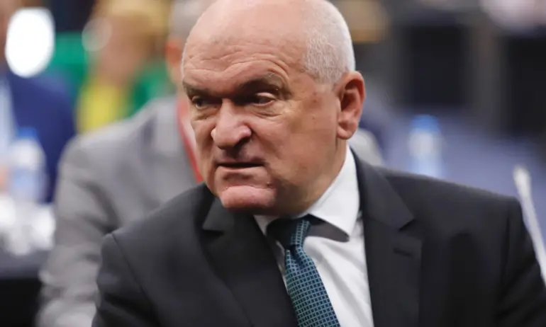 Главчев свиква спешно министри на среща заради детската болница - Tribune.bg