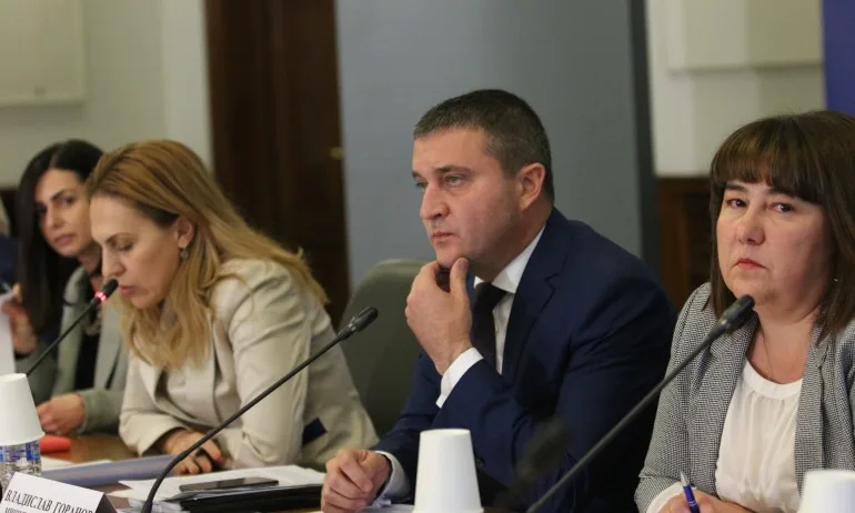 1255 лв. минимална учителска заплата в Бюджет 2020 - Tribune.bg