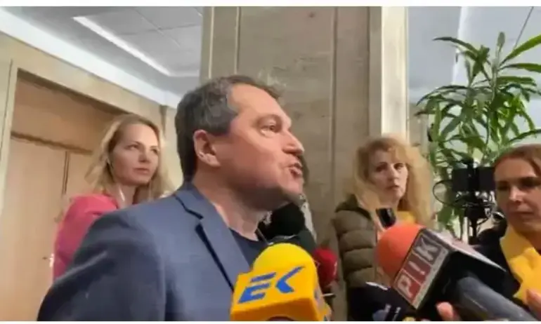 Тошко Йорданов: Кирил Петков се изниза доста глуповато от срещата със Спас Русев и дори не си плати кафето - Tribune.bg