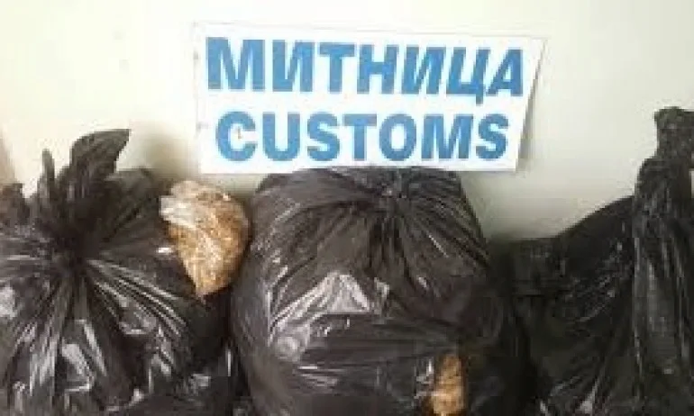 Нова мода: Пращат нелегален тютюн по куриер - Tribune.bg