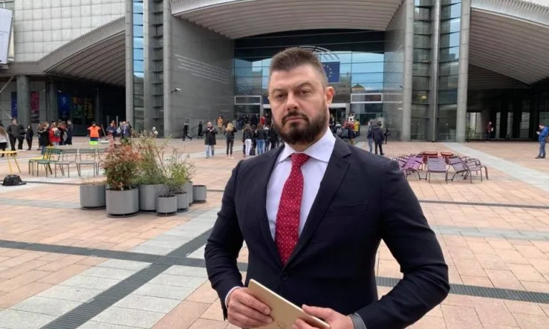 Бареков: Ще се окаже, че Слави е обещал да докара Ада, но всъщност е домъкнал на гръб Борисов целия в бяло - Tribune.bg