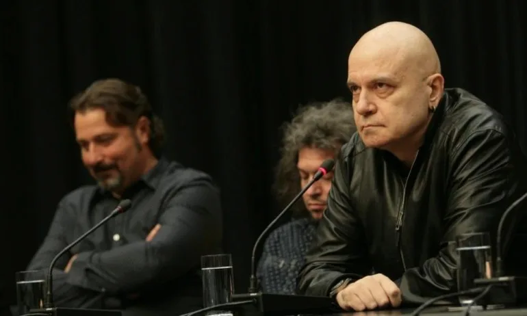 Слави Трифонов забрави в кабинета си Министерство на околната среда и водите - Tribune.bg