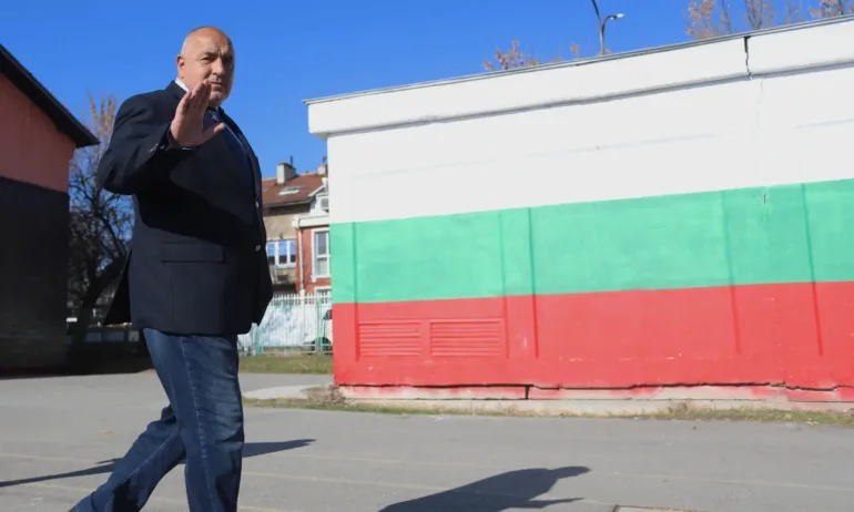 По логиката на Петков и Радостин Василев: Борисов трябва да е герой, най-удареният политик от мафията - Tribune.bg