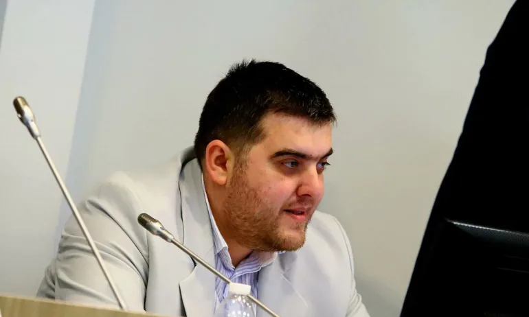 Синдикалист: ПП предлагат да отпадне клас прослужено време, бил вреден - Tribune.bg