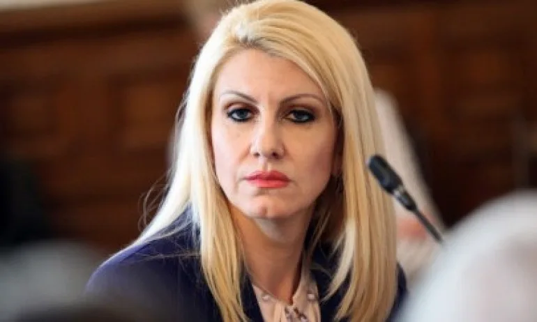 Десислава Ахладова се закле като министър на правосъдието - Tribune.bg