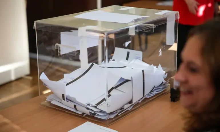 Според екзитполовете: Терзиев печели в София, Костадин Димитров – в Пловдив, а във Варна не е ясно - Tribune.bg