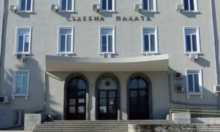 Мъжът, обвинен в изнасилване на дъщеря си, се изправя пред съда - Tribune.bg