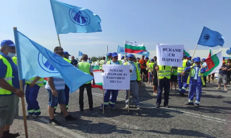 Протест на пътни строители на три места в страната - Tribune.bg