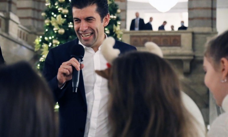 Предозиране: BTV ни информираха кой е любимият десерт на Кирил Петков - Tribune.bg