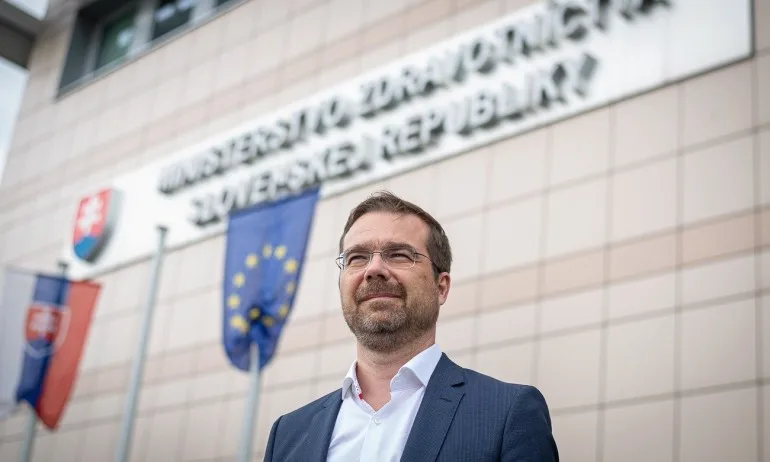 Здравният министър на Словакия хвърли оставка заради Спутник V - Tribune.bg