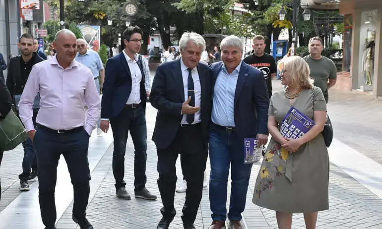 Breaking: ДАНС удари контрабандния канал на Кокорчовците през Хасково - Tribune.bg