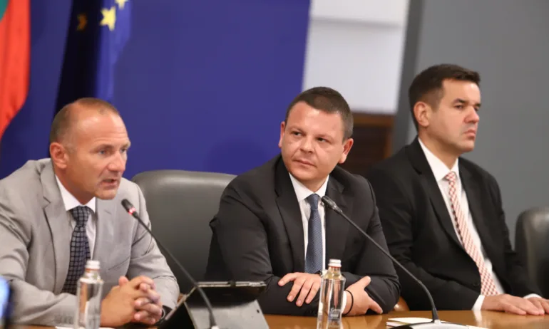 Кризисният щаб по енергетика: Заварихме пълен хаос, от октомври няма осигурен газ за България - Tribune.bg