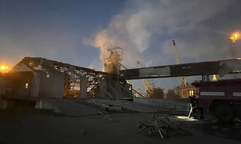 Русия удари украински складове за зърно в Одеса, близо до границата с Румъния - Tribune.bg
