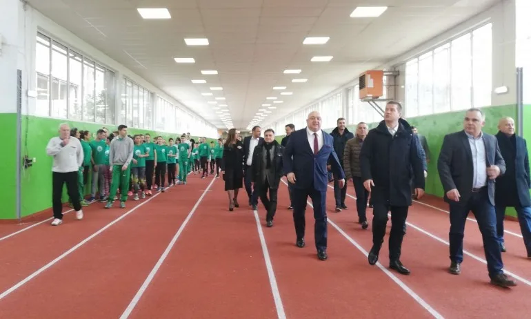 Стара Загора с обновената закрита писта за лека атлетика - Tribune.bg