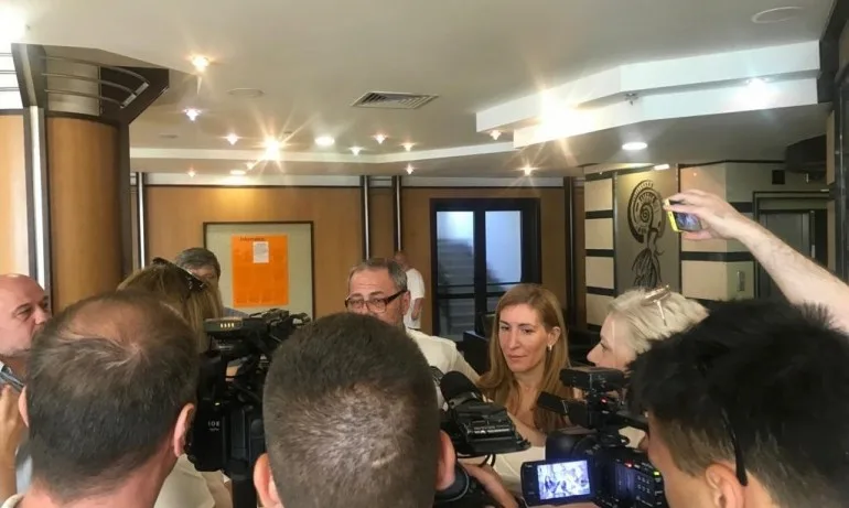 Министър Ангелкова направи инспекция на 5-звезден хотел в Равда - Tribune.bg