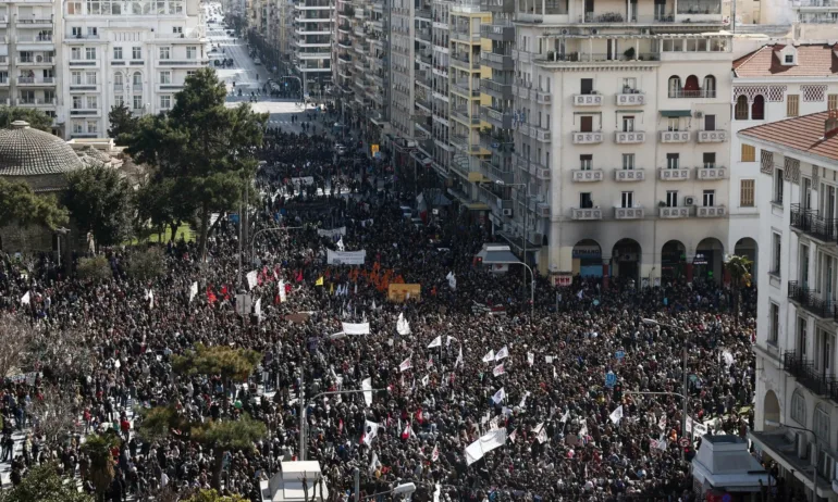 Национална стачка в туризма и ресторантьорството в Гърция на 25 февруари - Tribune.bg