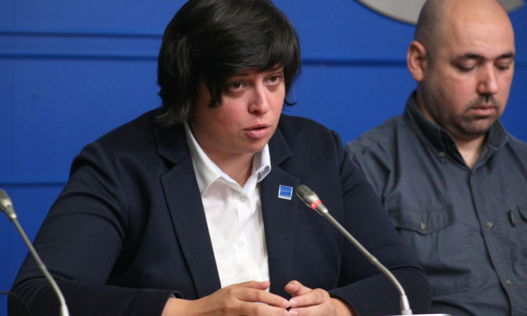 Русинова: Едната година липса на поддръжка на пътища ще ни излезе златна - Tribune.bg