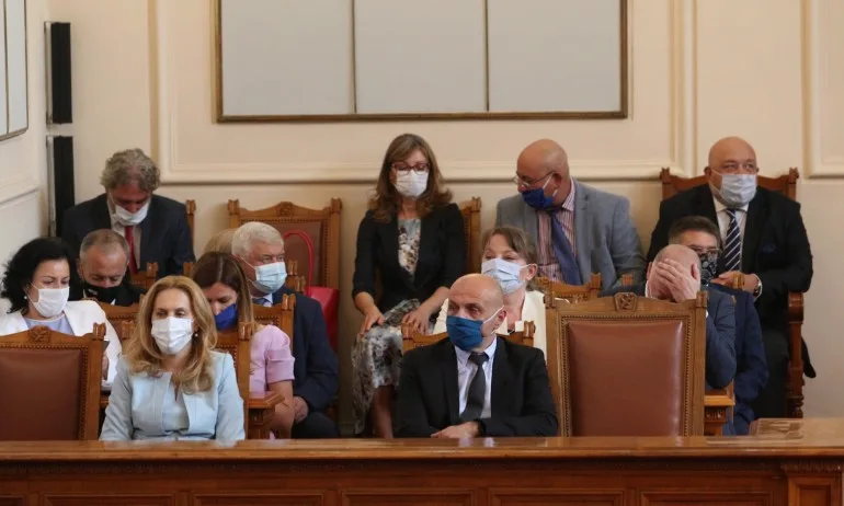 Очаквано: Вотът на недоверие не мина - Tribune.bg