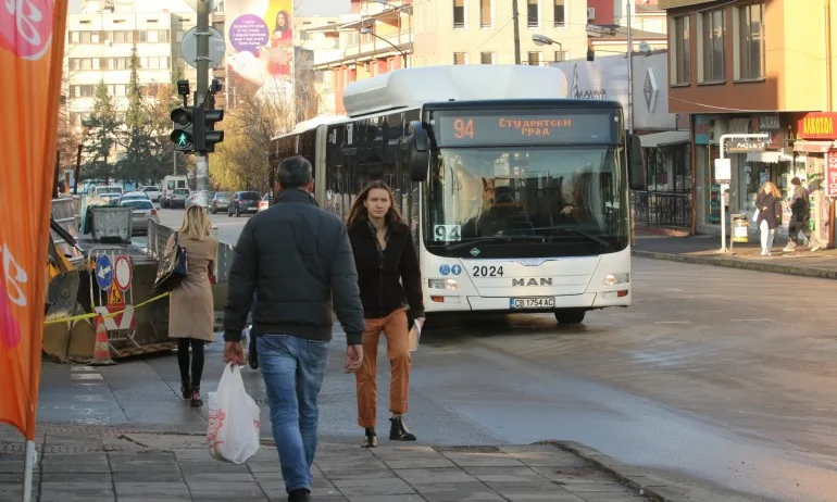 Въвеждат централизирана електронна система за контрол на храненето в студентските столове - Tribune.bg