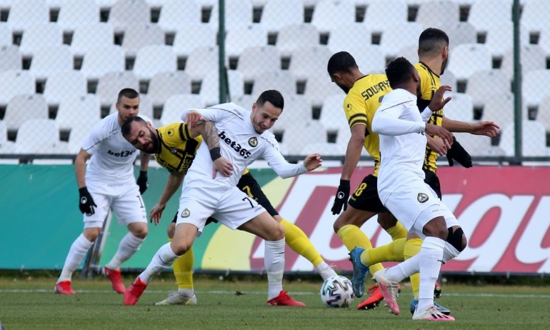 Славия и Ботев Пловдив завършиха наравно 0:0 в мач 16-ия