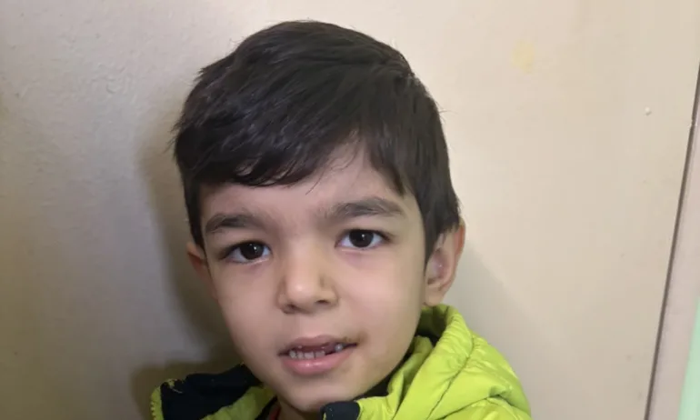 8-годишно дете е намерено само в района на Младежки център - Добрич. Издирват родителите - Tribune.bg