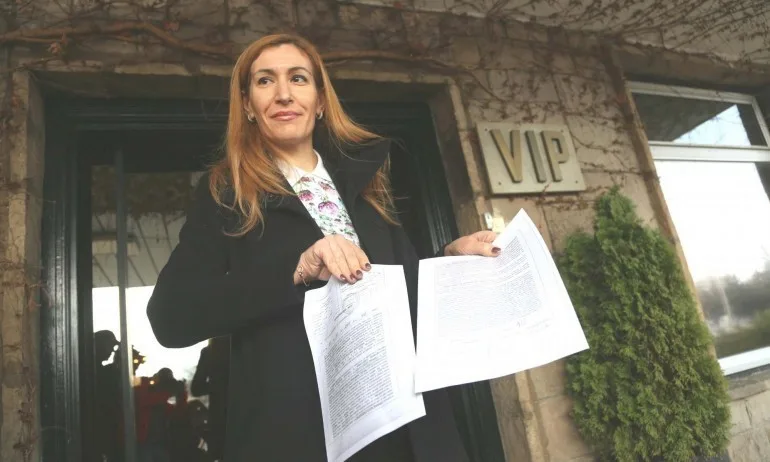 24 часа: Ангелкова никога не е крила имотите си - Tribune.bg