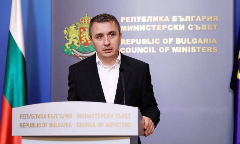 МЕ: Министърът подава оставка в понеделник - Tribune.bg