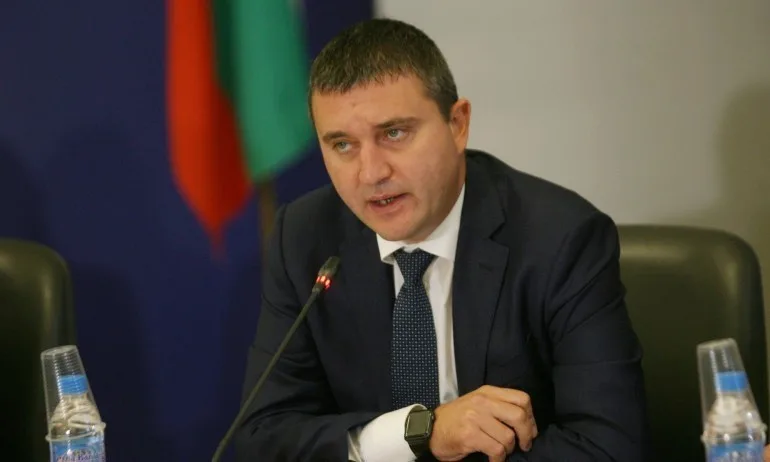 Горанов: Приходните администрации непрекъснато да следят сивите обороти - Tribune.bg