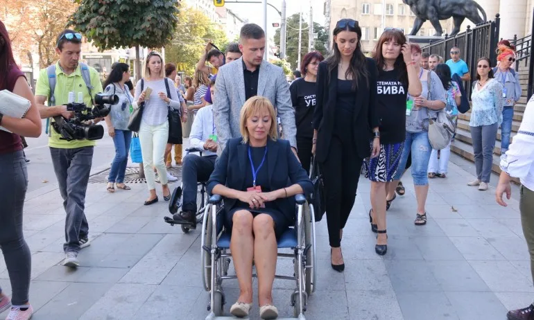 Мая Манолова като Татяна Дончева – вкара в употреба инвалидната количка - Tribune.bg