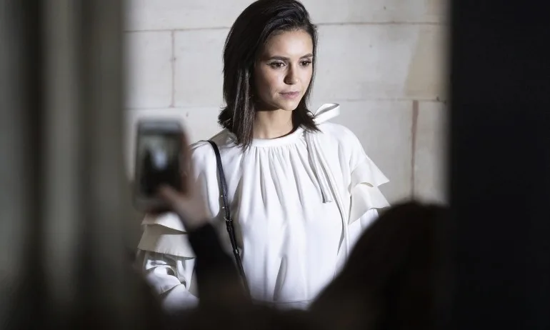 Нина Добрев беше откарана в болница в анафилактичен шок - Tribune.bg