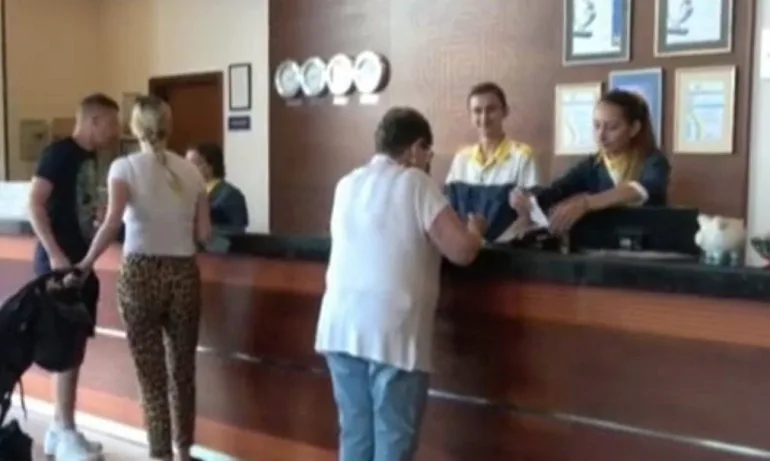 Мобилна група от МТ оказва съдействие на хотелиерите и туристите на Томас Кук - Tribune.bg