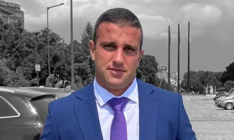 Младеж от ГЕРБ загина в тежка катастрофа в Ловешко, блъснат от млад шофьор, навлязъл в насрещното - Tribune.bg